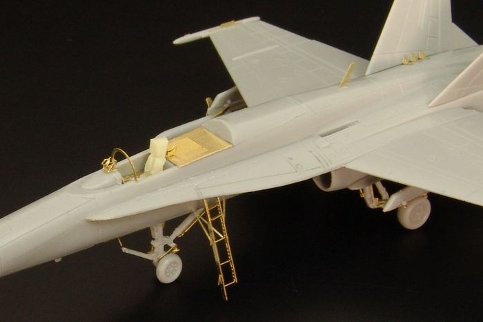 F/A-18C (Revell) - [1:144]